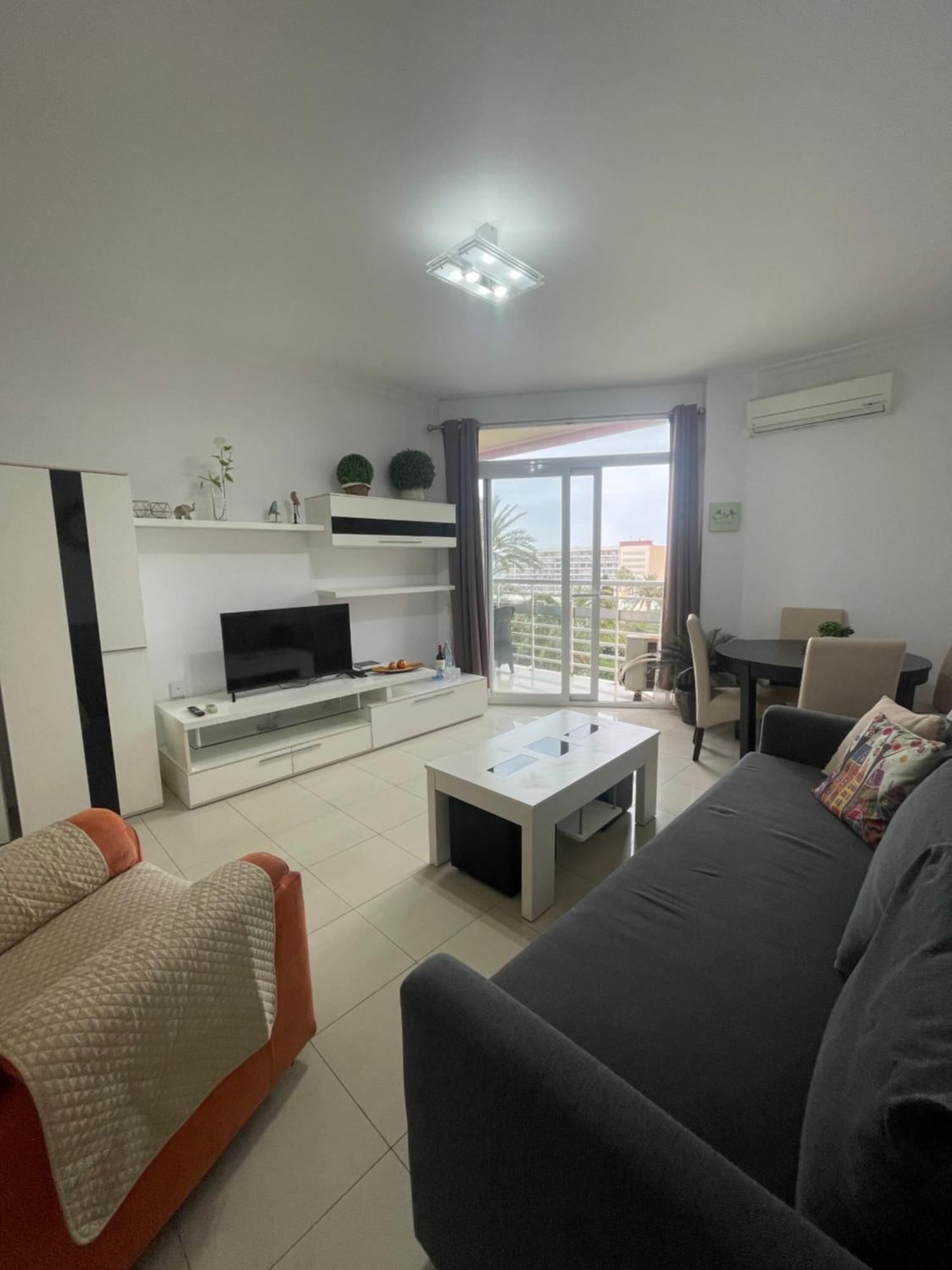 Apartment Con Piscina
